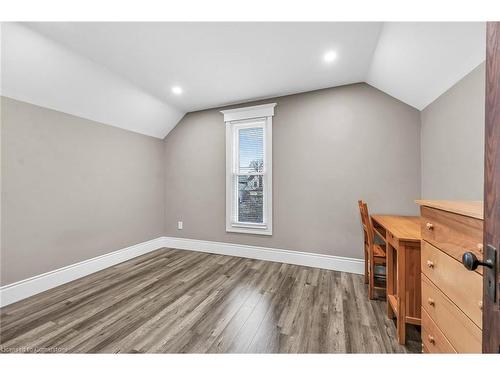 176 Belmont Avenue, Hamilton, ON - Indoor Photo Showing Other Room