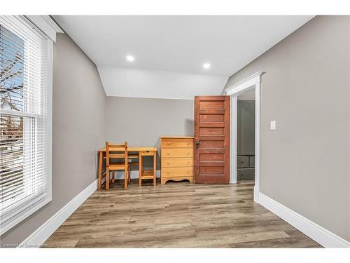 176 Belmont Avenue, Hamilton, ON - Indoor Photo Showing Other Room