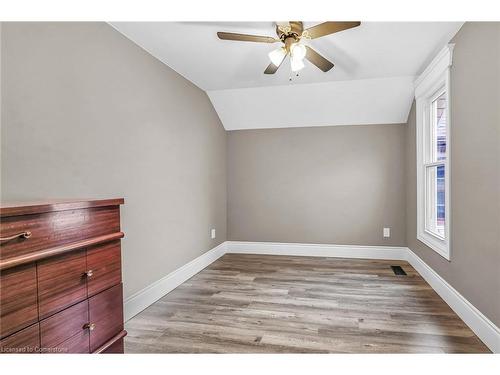 176 Belmont Avenue, Hamilton, ON - Indoor Photo Showing Other Room