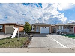 98 Juniper Drive  Stoney Creek, ON L8E 4G6