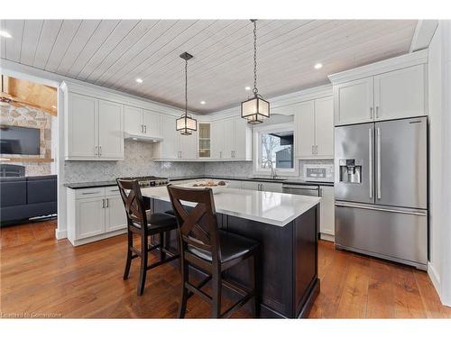 2210 Highway 54, Caledonia, ON - Indoor Photo Showing Kitchen With Upgraded Kitchen