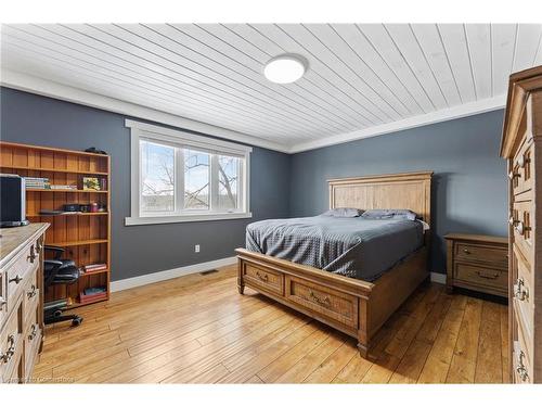 2210 Highway 54, Caledonia, ON - Indoor Photo Showing Bedroom