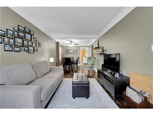 114 East 5Th Street, Hamilton, ON - Indoor Photo Showing Living Room