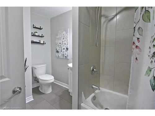 129 Birge Street, Hamilton, ON - Indoor Photo Showing Bathroom