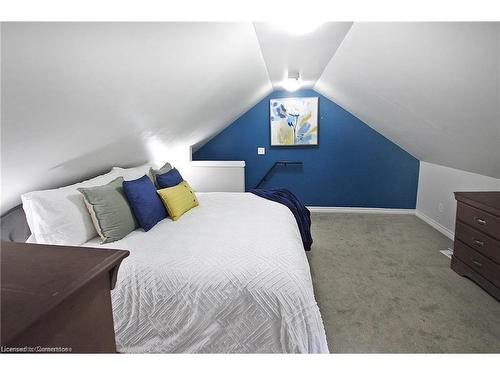 129 Birge Street, Hamilton, ON - Indoor Photo Showing Bedroom