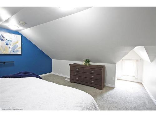 129 Birge Street, Hamilton, ON - Indoor Photo Showing Bedroom