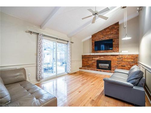 422 Mackay Court, Burlington, ON - Indoor Photo Showing Living Room With Fireplace