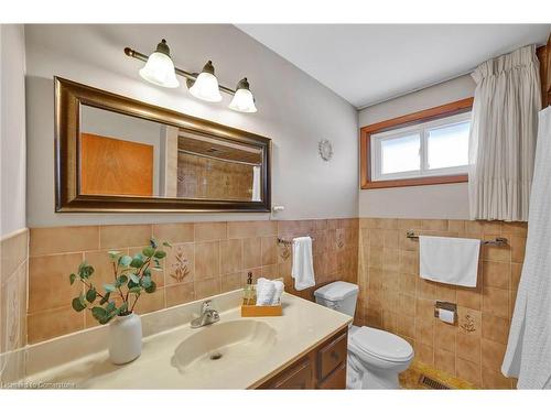 285 Rainbow Drive, Hamilton, ON - Indoor Photo Showing Bathroom