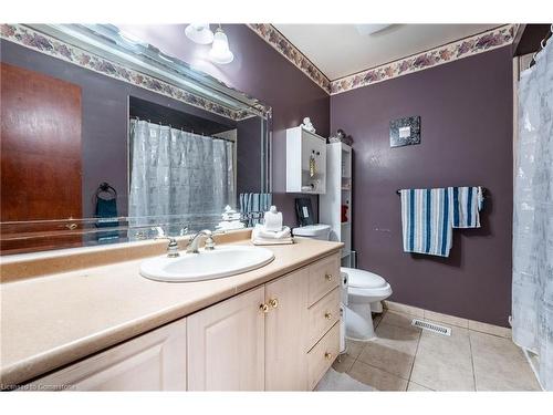 97 Guildwood Drive, Hamilton, ON - Indoor Photo Showing Bathroom