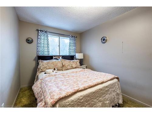 97 Guildwood Drive, Hamilton, ON - Indoor Photo Showing Bedroom