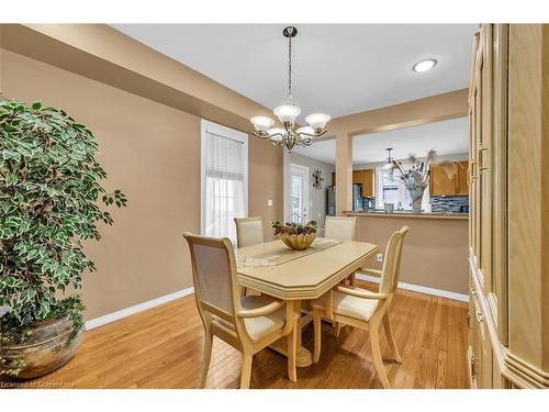 161 Oak Avenue, Hamilton, ON - Indoor Photo Showing Dining Room