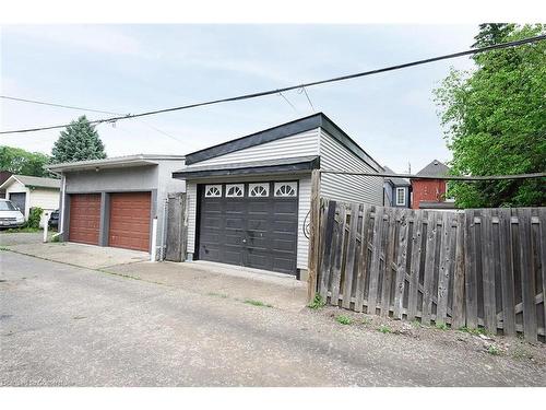 161 Oak Avenue, Hamilton, ON - Outdoor