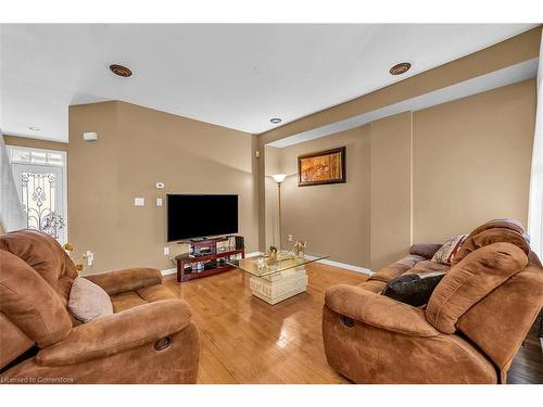 161 Oak Avenue, Hamilton, ON - Indoor Photo Showing Living Room