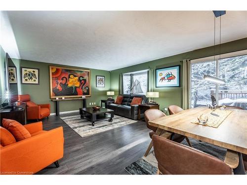 56 Kimberly Drive, Hamilton, ON - Indoor Photo Showing Living Room