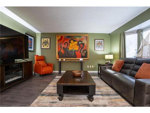 56 Kimberly Drive, Hamilton, ON - Indoor Photo Showing Living Room