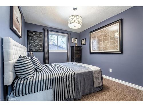 56 Kimberly Drive, Hamilton, ON - Indoor Photo Showing Bedroom