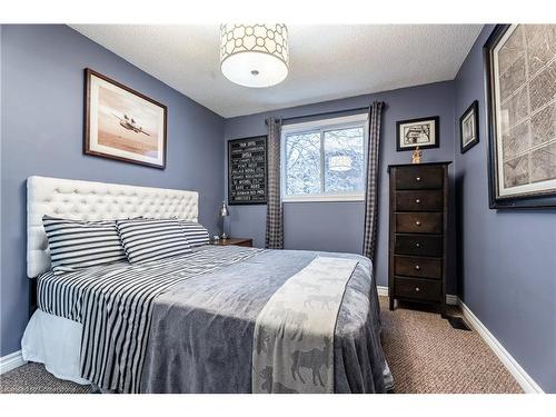 56 Kimberly Drive, Hamilton, ON - Indoor Photo Showing Bedroom