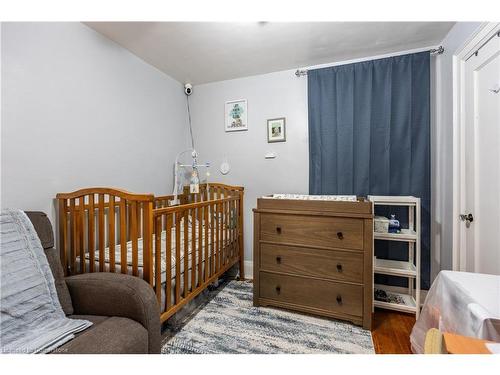 312 Wexford Avenue S, Hamilton, ON - Indoor Photo Showing Bedroom