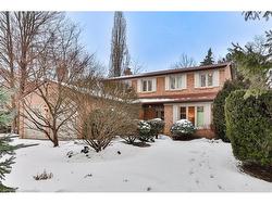 1829 Sherwood Forrest Circle  Mississauga, ON L5K 2G6