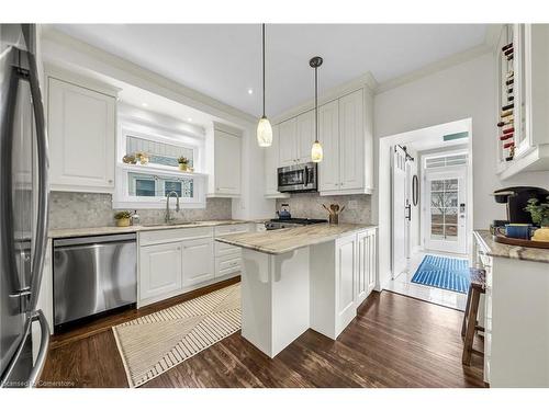 61 Fairleigh Crescent, Hamilton, ON - Indoor Photo Showing Kitchen With Stainless Steel Kitchen With Upgraded Kitchen