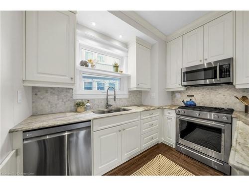 61 Fairleigh Crescent, Hamilton, ON - Indoor Photo Showing Kitchen With Stainless Steel Kitchen With Double Sink With Upgraded Kitchen