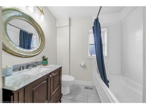 61 Fairleigh Crescent, Hamilton, ON - Indoor Photo Showing Bathroom