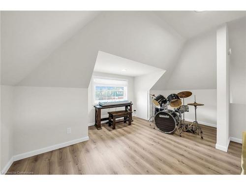 61 Fairleigh Crescent, Hamilton, ON - Indoor Photo Showing Other Room