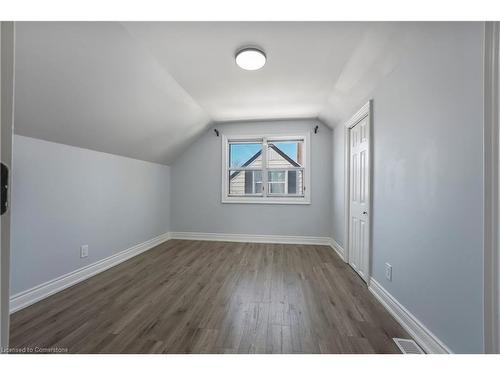 27 Glengrove Avenue, Hamilton, ON - Indoor Photo Showing Other Room