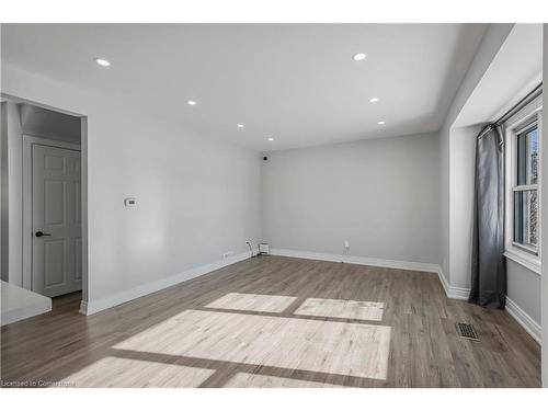 27 Glengrove Avenue, Hamilton, ON - Indoor Photo Showing Other Room