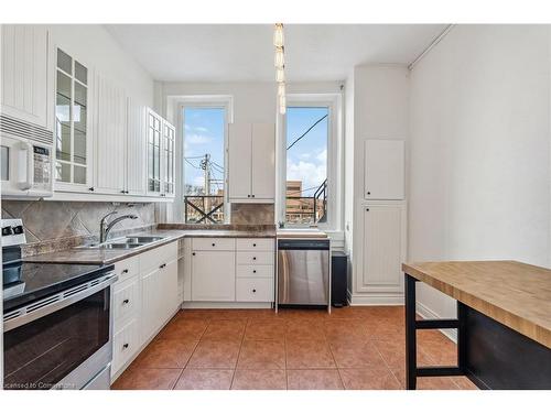 197 King Street, Hamilton, ON - Indoor Photo Showing Kitchen With Double Sink