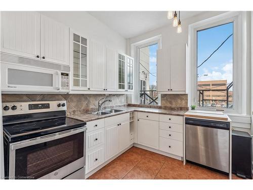 197 King Street, Hamilton, ON - Indoor Photo Showing Kitchen With Double Sink