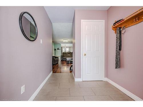 5137 Porter Street, Burlington, ON - Indoor Photo Showing Living Room