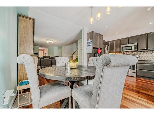 5137 Porter Street, Burlington, ON - Indoor Photo Showing Kitchen With Upgraded Kitchen