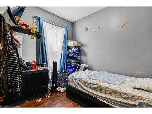 42 Ellis Avenue, Hamilton, ON - Indoor Photo Showing Bedroom