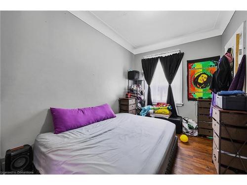 42 Ellis Avenue, Hamilton, ON - Indoor Photo Showing Bedroom