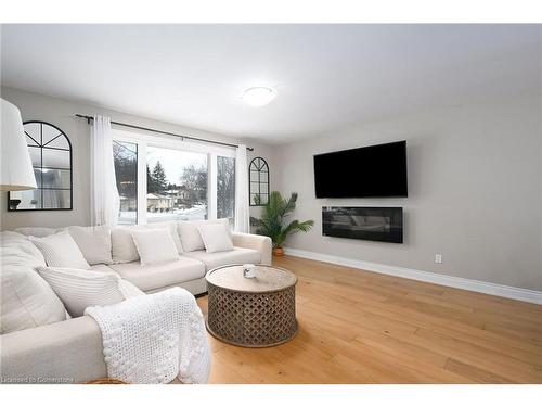 8 Gafney Court, Hamilton, ON - Indoor Photo Showing Living Room With Fireplace