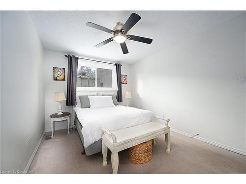 8 Gafney Court, Hamilton, ON - Indoor Photo Showing Bedroom