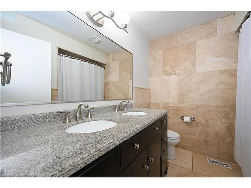 8 Gafney Court, Hamilton, ON - Indoor Photo Showing Bathroom