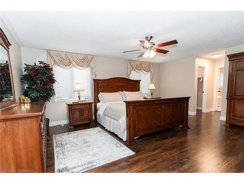 4982 Maxine Place, Mississauga, ON - Indoor Photo Showing Bedroom