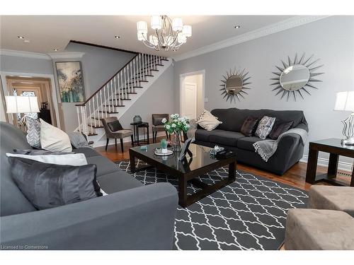 4982 Maxine Place, Mississauga, ON - Indoor Photo Showing Living Room