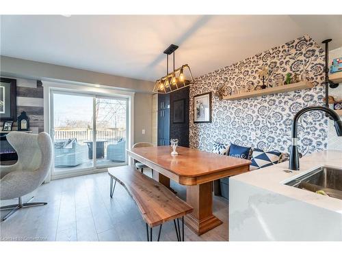 735 Beach Boulevard, Hamilton, ON - Indoor Photo Showing Kitchen