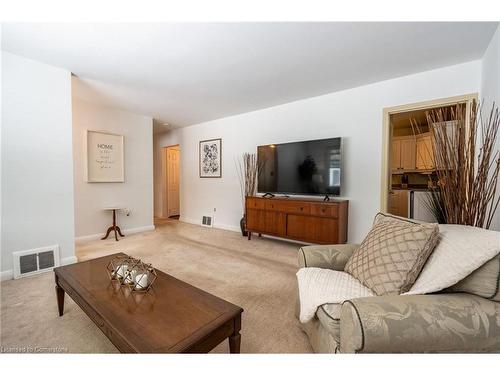 520 Bridgman Avenue, Burlington, ON - Indoor Photo Showing Living Room