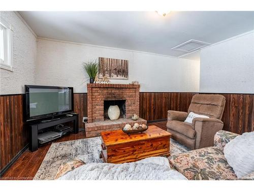 520 Bridgman Avenue, Burlington, ON - Indoor Photo Showing Living Room With Fireplace