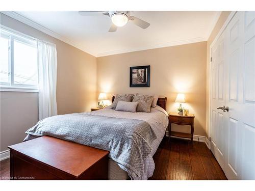 520 Bridgman Avenue, Burlington, ON - Indoor Photo Showing Bedroom