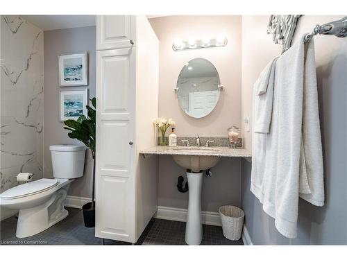 520 Bridgman Avenue, Burlington, ON - Indoor Photo Showing Bathroom