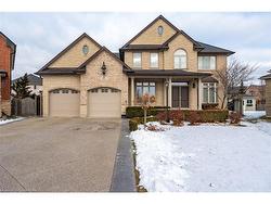 35 Chiara Drive  Stoney Creek, ON L8E 2H1