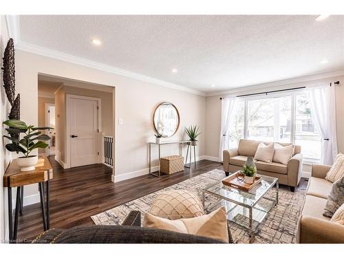 4307 Longmoor Drive, Burlington, ON - Indoor Photo Showing Living Room