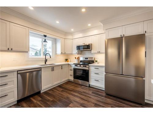 4307 Longmoor Drive, Burlington, ON - Indoor Photo Showing Kitchen With Stainless Steel Kitchen With Double Sink With Upgraded Kitchen