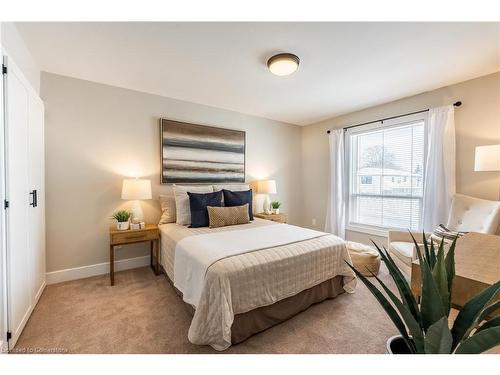 4307 Longmoor Drive, Burlington, ON - Indoor Photo Showing Bedroom