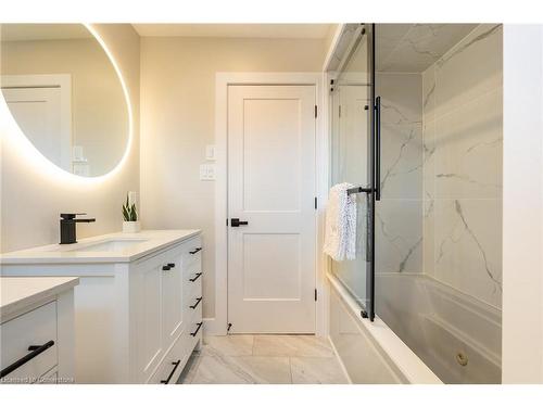 4307 Longmoor Drive, Burlington, ON - Indoor Photo Showing Bathroom